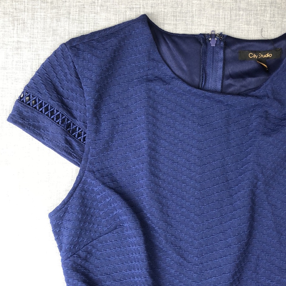 City Studio Navy Textured Dress Homecoming 3 & 7 - Picture 3 of 6